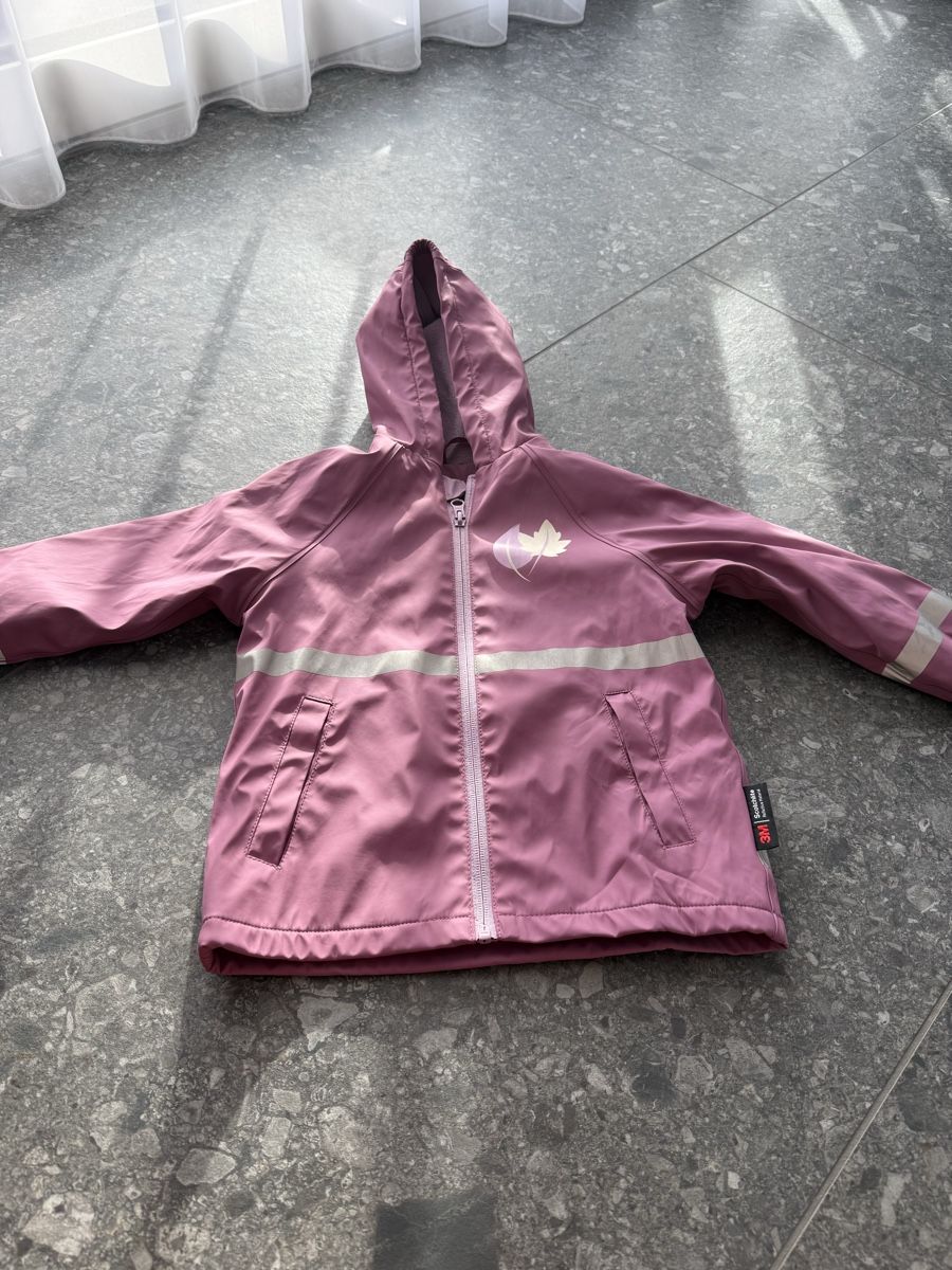 Giacche & Cappotti: Regenjacke grösse 98/104 – Usato da Bülach venduto da aah_hp6g