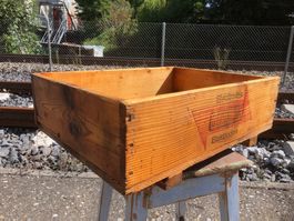 Charmante Holzkiste,  Industrial Design,