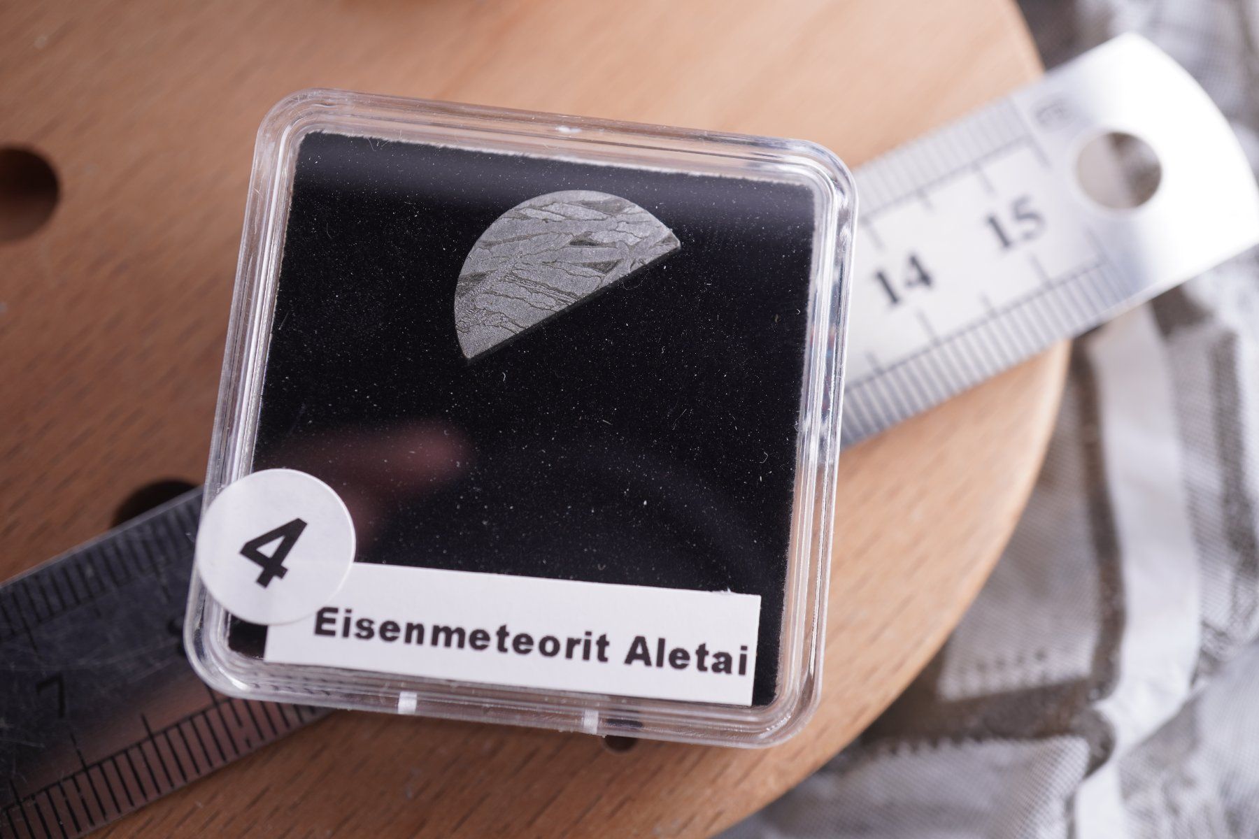 Minerali & Pietre curative: Eisenmeteorit Scheibe   Aletai    Ab 1.- – Nuovo e nell'imballaggio originale da Eschenbach SG venduto da topstone 2