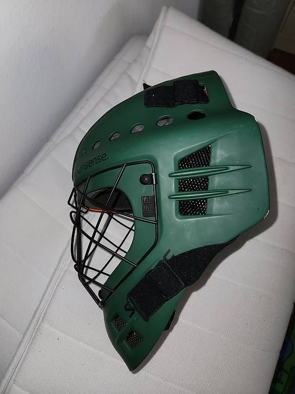 Casques: Helm Unihockey  – D'occasion à Basel par Tobi_079 2