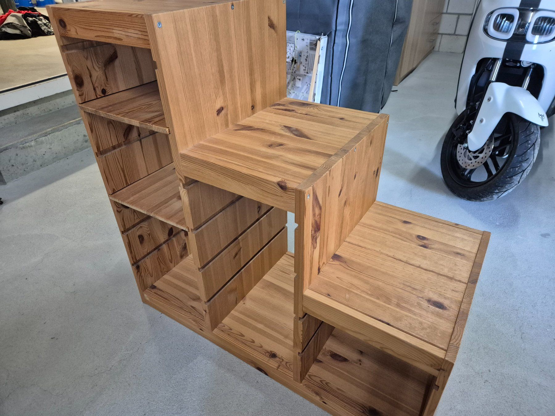 Regale: Gestell aus Holz Bücherregal – Gebraucht aus Auenstein von stamsi