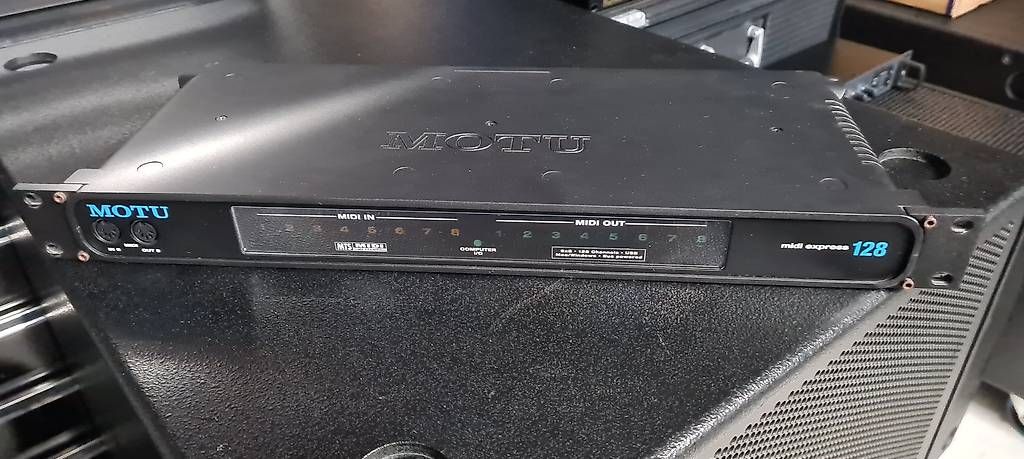 Strumenti musicali: MOTU MIDI EXPRESS 128 – Usato da Wallisellen venduto da Daijga 3
