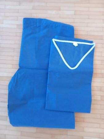 2 Einweg T-Shirt & Hose Grösse M, neu & ungebraucht