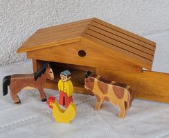 Kleiner Stall mit Figuren Holz Vintage 