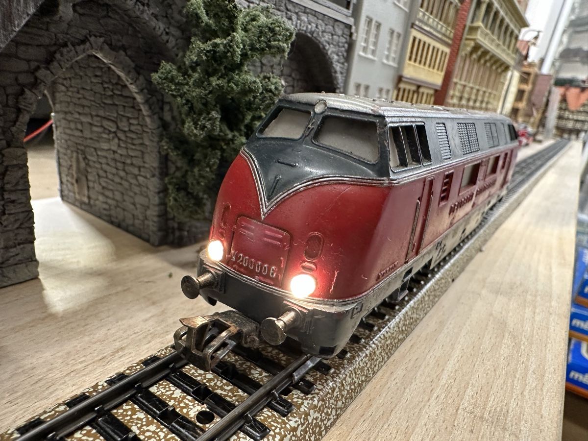 Märklin Modellini di ferrovie: Märklin 3021.2 DB V200 – Usato da Lupsingen venduto da New-Haven