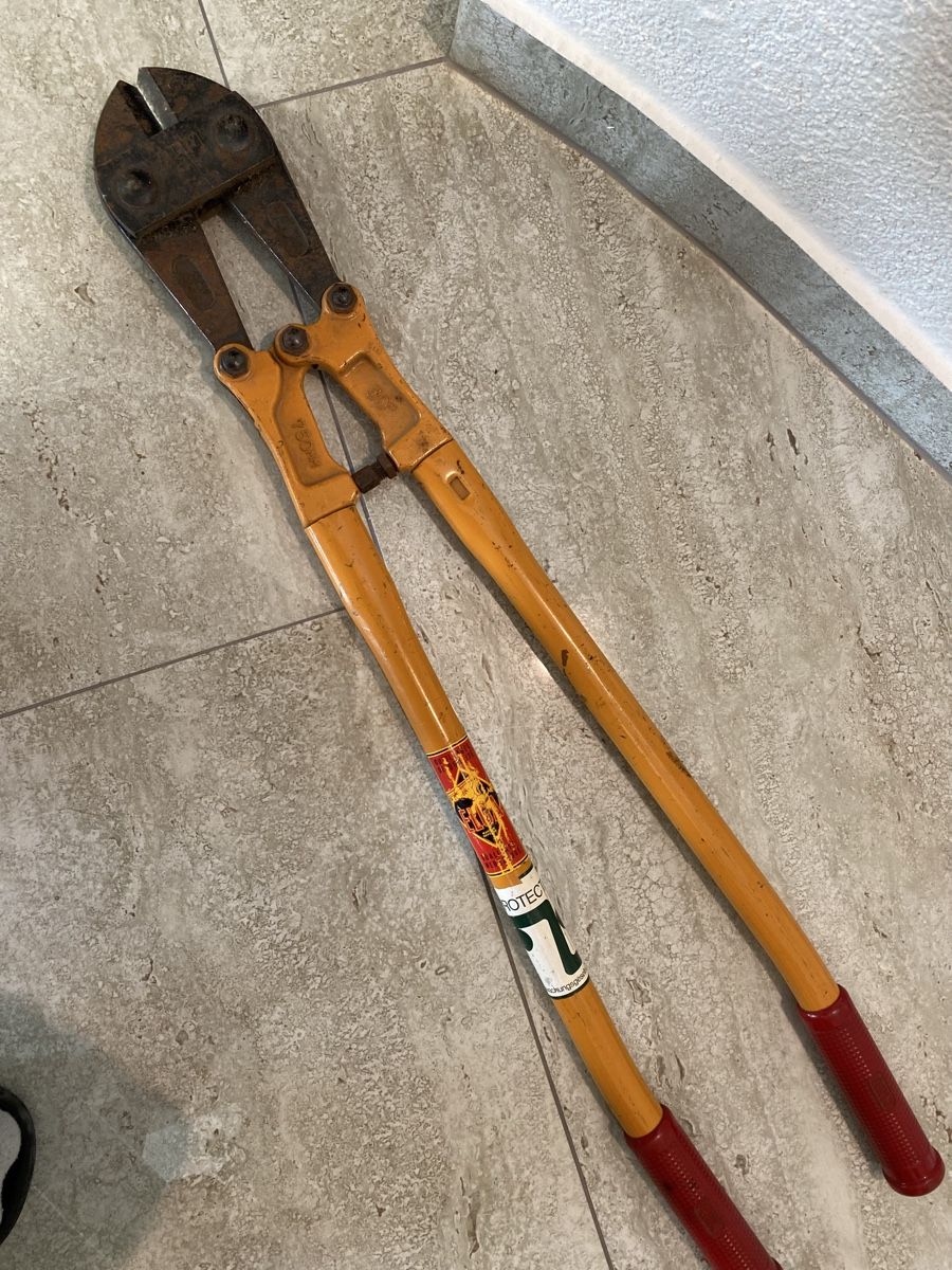 Tous les outils: Eisen Schere  – D'occasion à Birrwil par Bendegriz 1