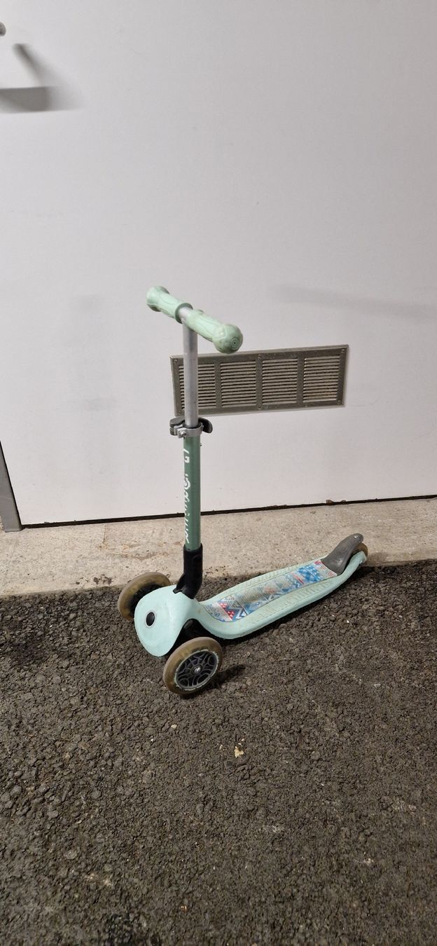Globber Veicoli per bambini: trottinette Globber Junior – Usato da Gland venduto da gre_hw6j 1