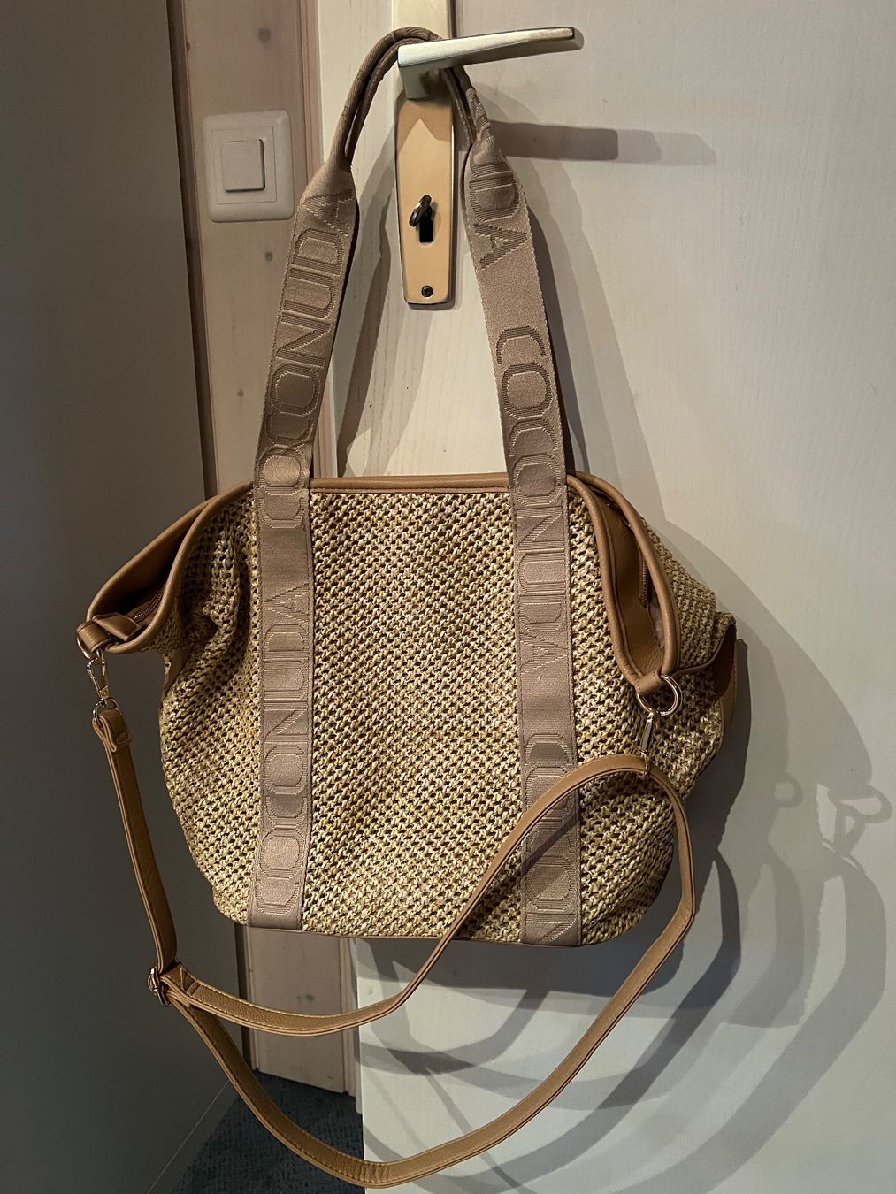 Taschen für Damen: COCONUDA Tasche beige / Umhängetasche NEU!!!! – Neu und originalverpackt aus Ruggell von Malbuntiger01 1