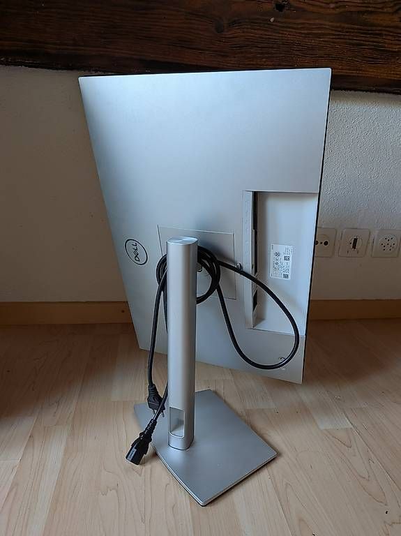 Monitore: Dell Bildschirm (ca. 63 cm) – Gebraucht aus Zürich von witch_finder 1