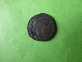 uralte Bronzemünze 18 mm     2.82 g