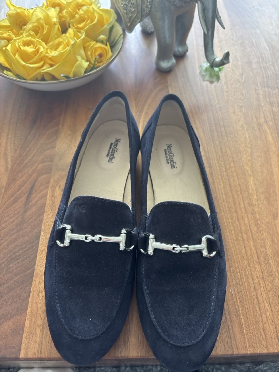 Scarpe da donna: Nero Giardini , Gr 37 – Usato da Embrach venduto da Dmoney