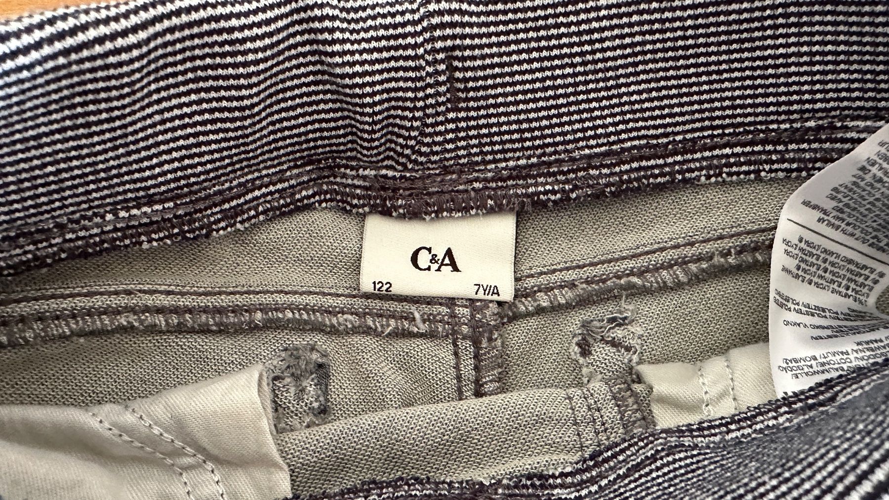 C&A Jeans: Jeans C&A Pull-on grau Gr. 122 - Nr. 1 – Usato da Winterthur venduto da Secondhand-Family 2