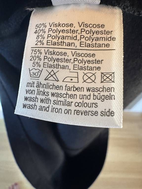 Kleider: Kleid Gr.40 schwarz weiss gemustert  – Gebraucht aus Hütten von bri_kkp6 2