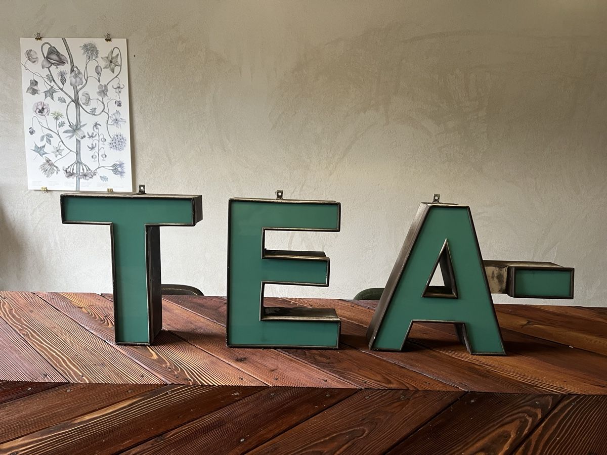 Tutte le decorazioni: Leuchtbuchstaben Tea-Room – Usato da Altstätten SG venduto da Bubblin 1