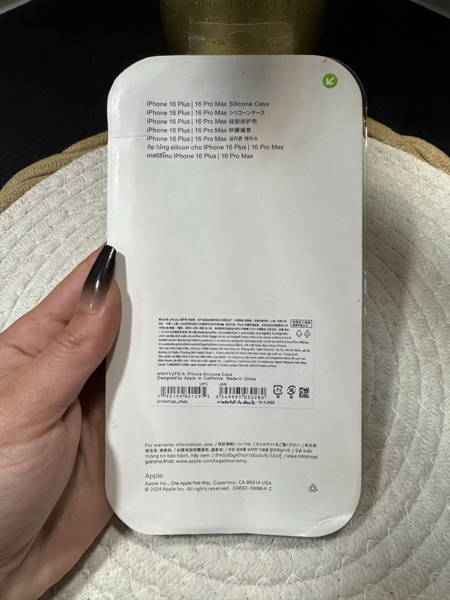 Apple Portables: Coque iPhone 16 Pro Max – Neuf avec emballage d'origine à Châtel-St-Denis par Montclair_Swiss 1