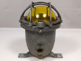 Antike Bunkerlampe SCHACO mit gelbem Glas, Fabriklampe
