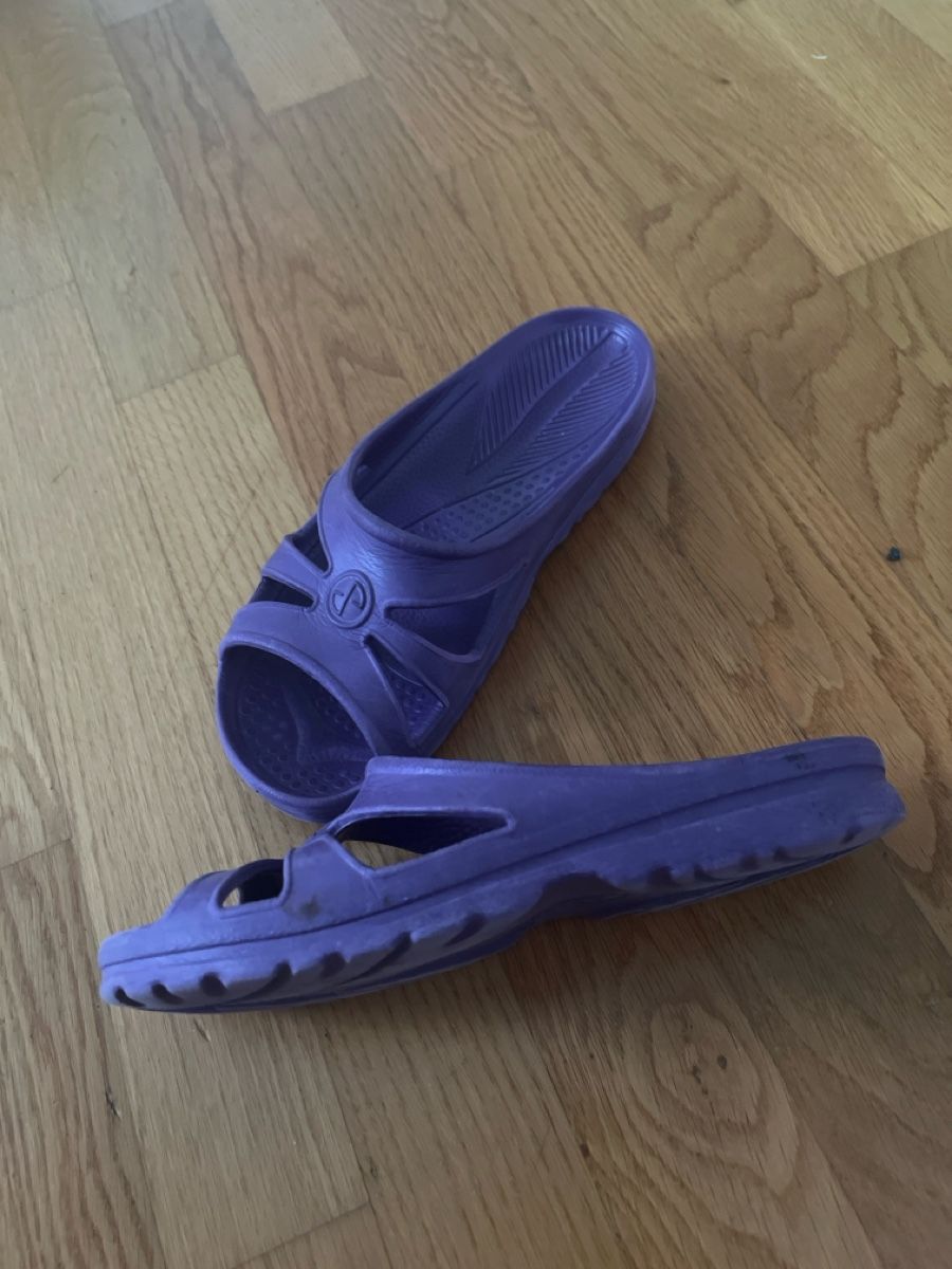 Scarpe da uomo: Strand Schuhe Gr. 38 Farbe violett – Usato da Ebikon venduto da happynat 1