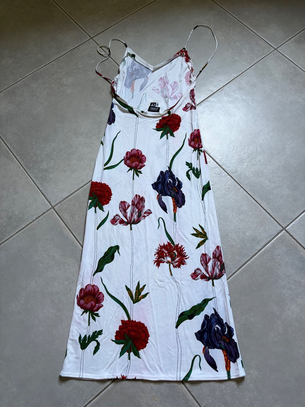 Kleider: Robe à fleurs blanche Gianfranco Ferre taille 34- 36 – Gebraucht aus Vallamand von joa_6v5n 2