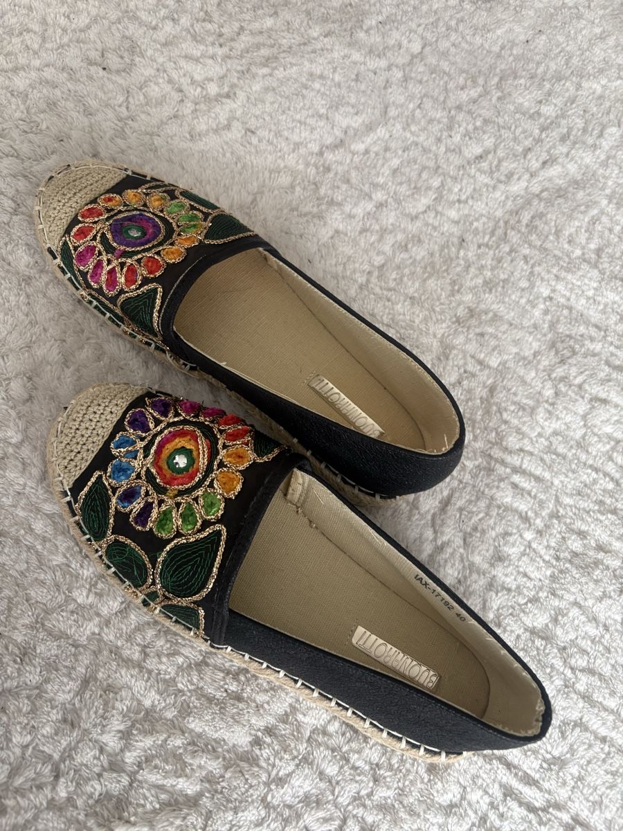 Scarpe da donna: Sommer Espadrilles, Blumendesign, Grösse 40 – Usato da Greifensee venduto da Habkern 4