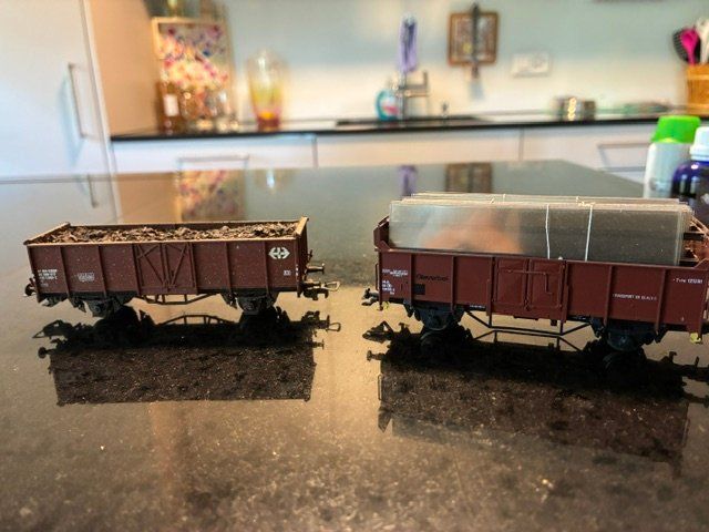 Modellini di ferrovie: Diverse Güterwagen, Spur H0 – Usato da Leuzigen venduto da bnbz101 3