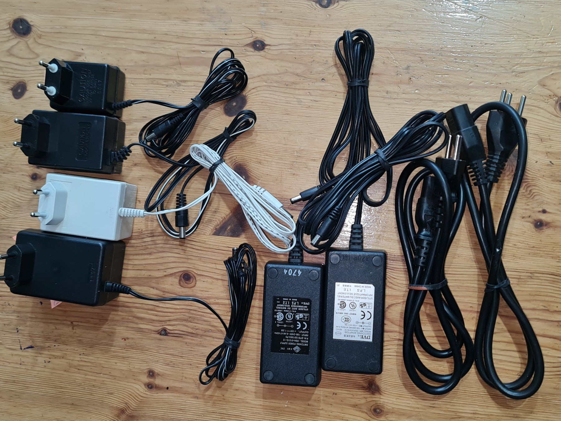 Ladegeräte: Netzteil 12V – Gebraucht aus Winterthur von Hai6 3