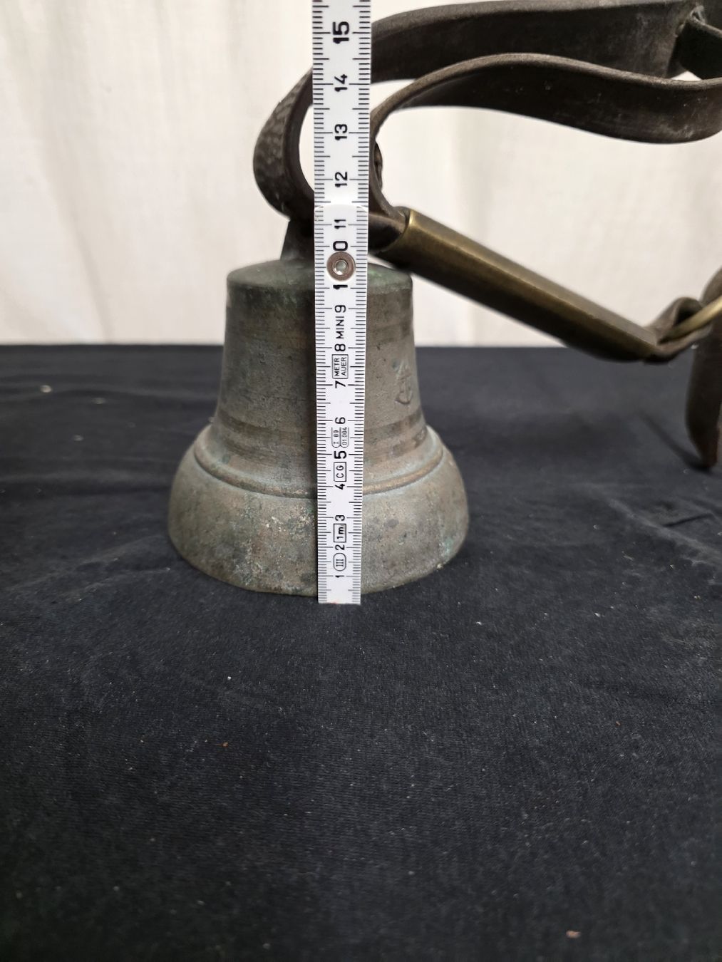 Glocken & Treicheln: Glocke antik Messing Lederband  – Gebraucht aus Degersheim von Antiko 2