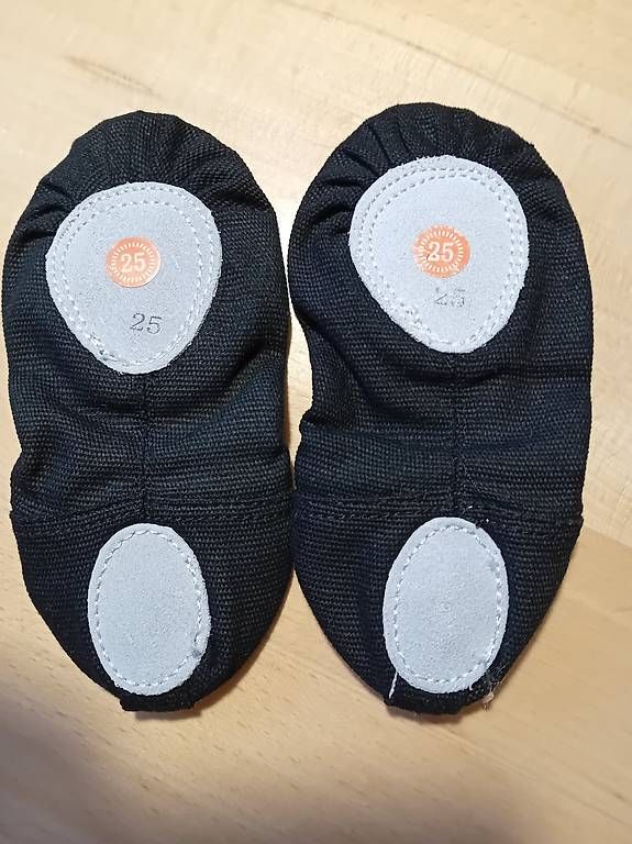 Chaussures garçon: Turntäppeli / Turnschläpchen – Neuf avec emballage d'origine à Gonten par jul_d8xg 1