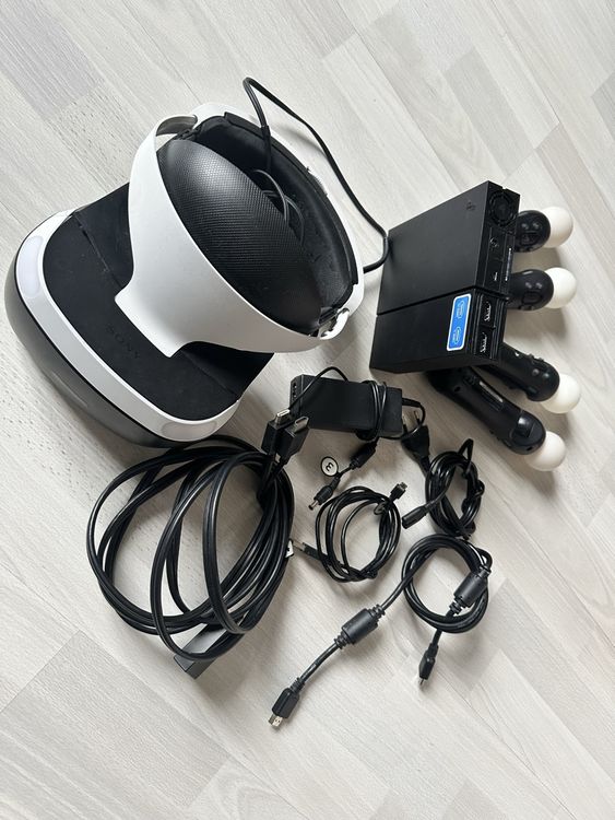Playstation VR Brille, Komplett Set mit Move Controllern! (Defekt) in ...