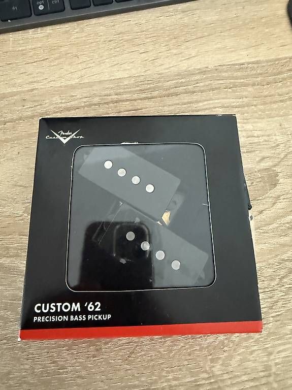 Fender Strumenti musicali: Fender Custom '62 Precision Bass Pickup - Neuwertig! – Usato da Zürich venduto da Fcznr1