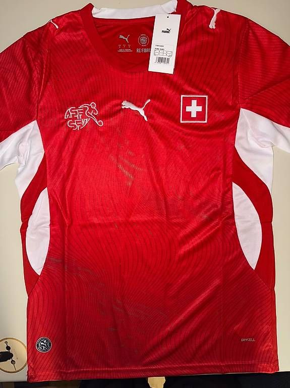 Schweizer Nati Canottiere & Pantaloni: Schweizer Nati Trikot – Usato da Ittigen venduto da tij_dvs7