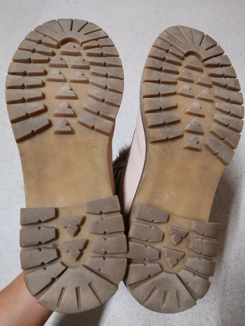 Scarpe da donna: Winterschuhe Gr.39 – Usato da Galgenen venduto da amoxan1 5
