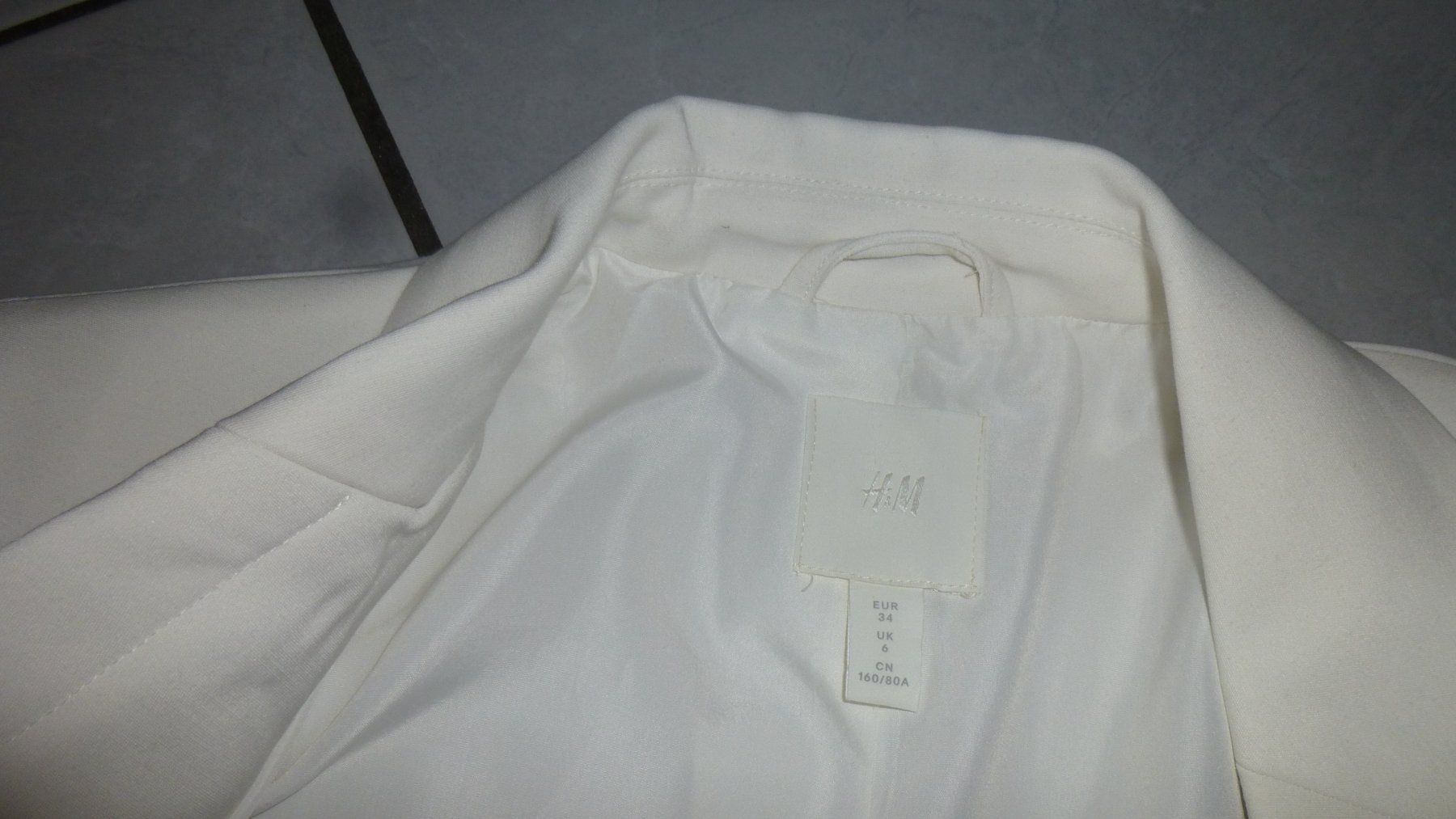 H&M Jacken: Damen-Blazer crème-weiss / 34 / H&M – Gebraucht aus Triengen von misterpicknicker 3