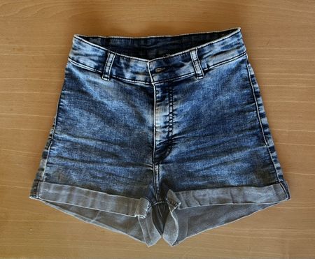 Short en jean fin taille haute