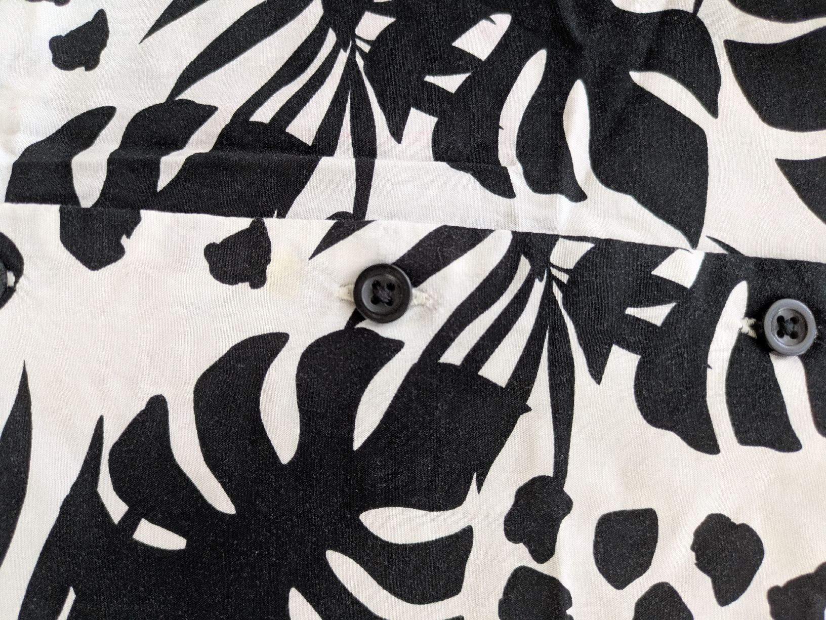 Camicie: Kurzes Hemd mit Palmenmuster, Gr S, – Usato da Rorschach venduto da joh_v2y2 3