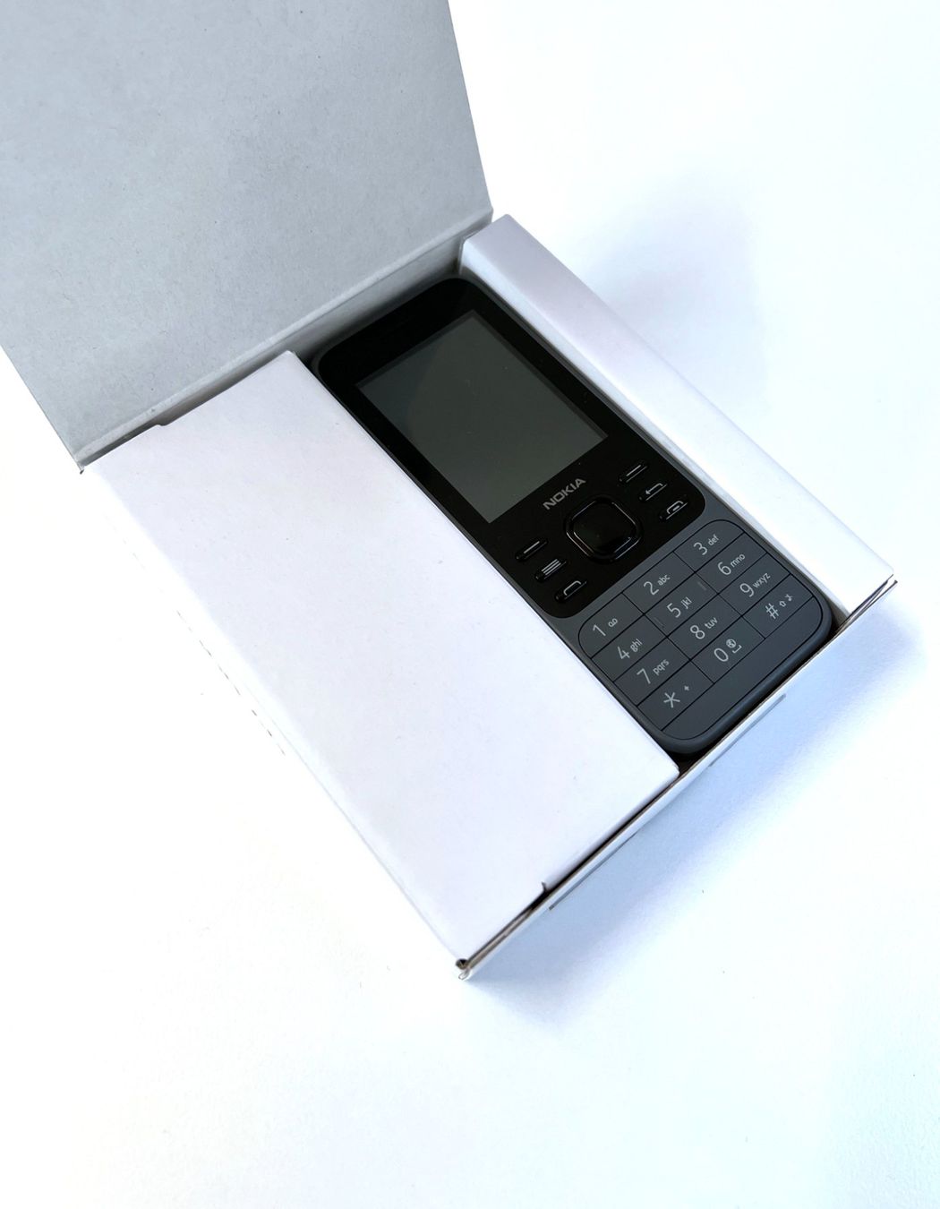 Nokia Handys / Smartphones: NOKIA 6300 4G – Neu und originalverpackt aus Zürich von  3