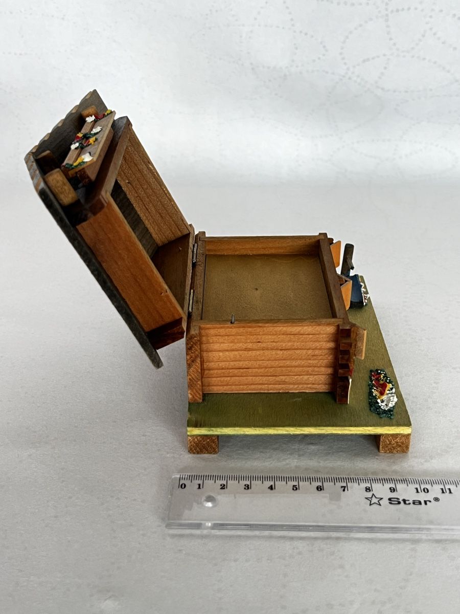 Carillon: Musikdose,Chalet,Schweiz,Le Carillon – Usato da Moehlin venduto da Balirain 8