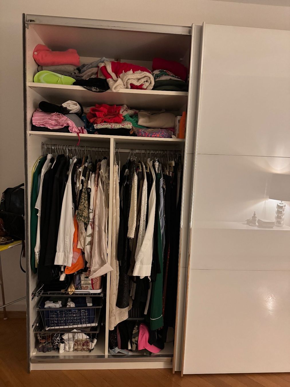 Jutzler Armadi: Schrank "Swiss Made" - Weiss Glasfront – Usato da Zürich venduto da Aufbruch13 1