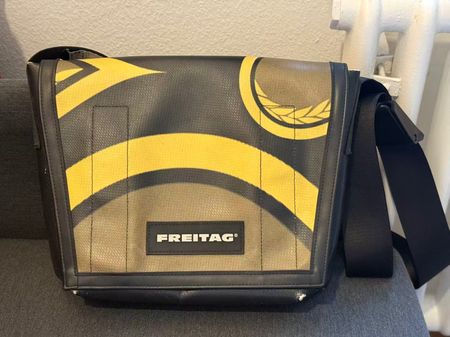 Freitag F11