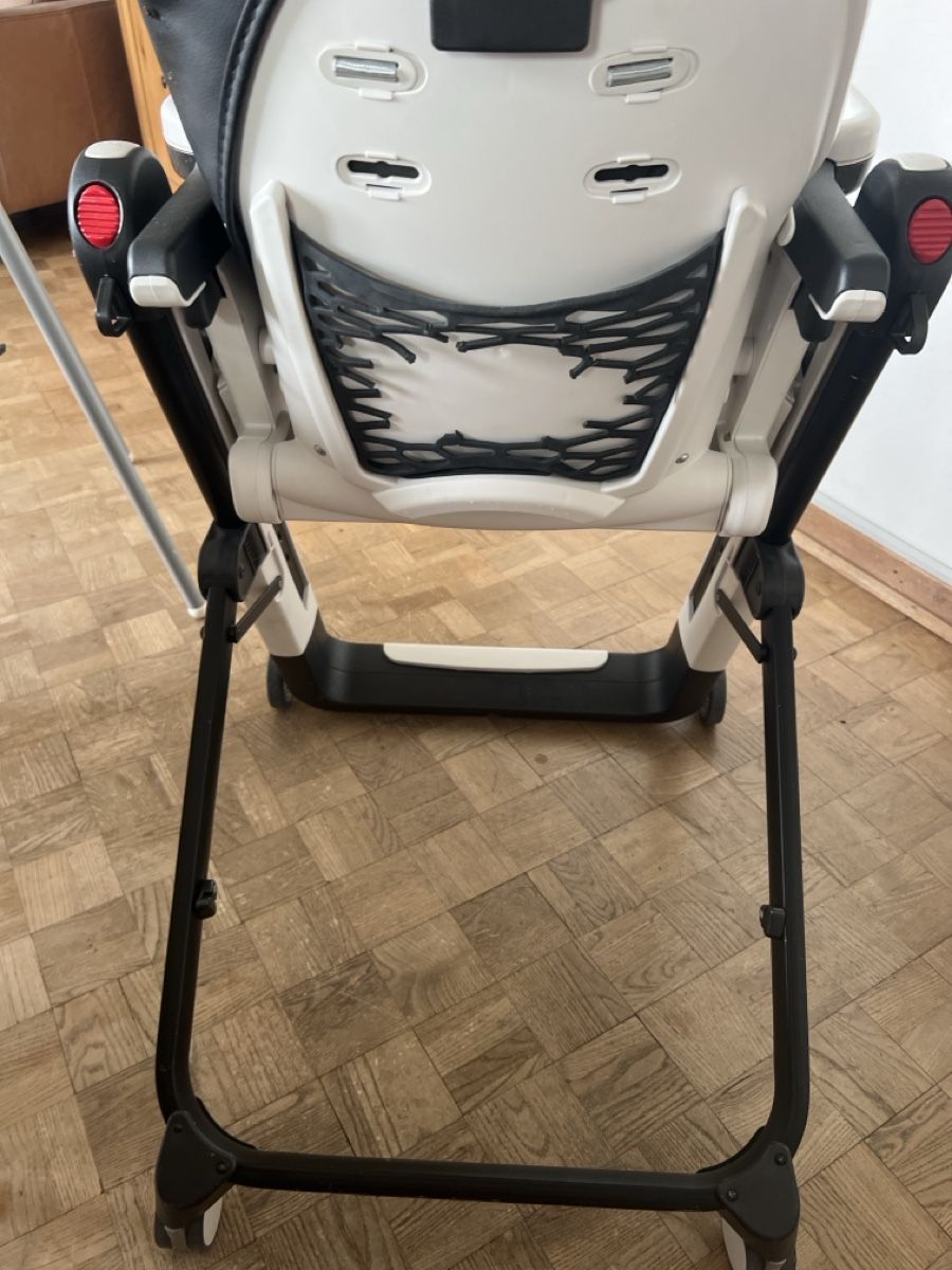 Peg Perego Chaises hautes: Hochstuhl mit Tablett und Gurten gebraucht – D'occasion à Liebefeld par tamara.kuepferh 2