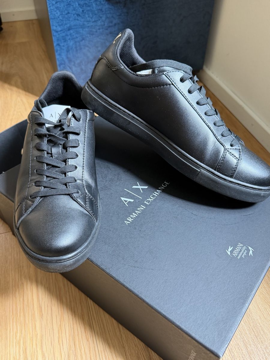Armani Scarpe da uomo: Armani Exchange A|X Sneaker Schwarz Gr. 43 mit Originalbox – Nuovo e nell'imballaggio originale da Luzern venduto da pes_z8wz