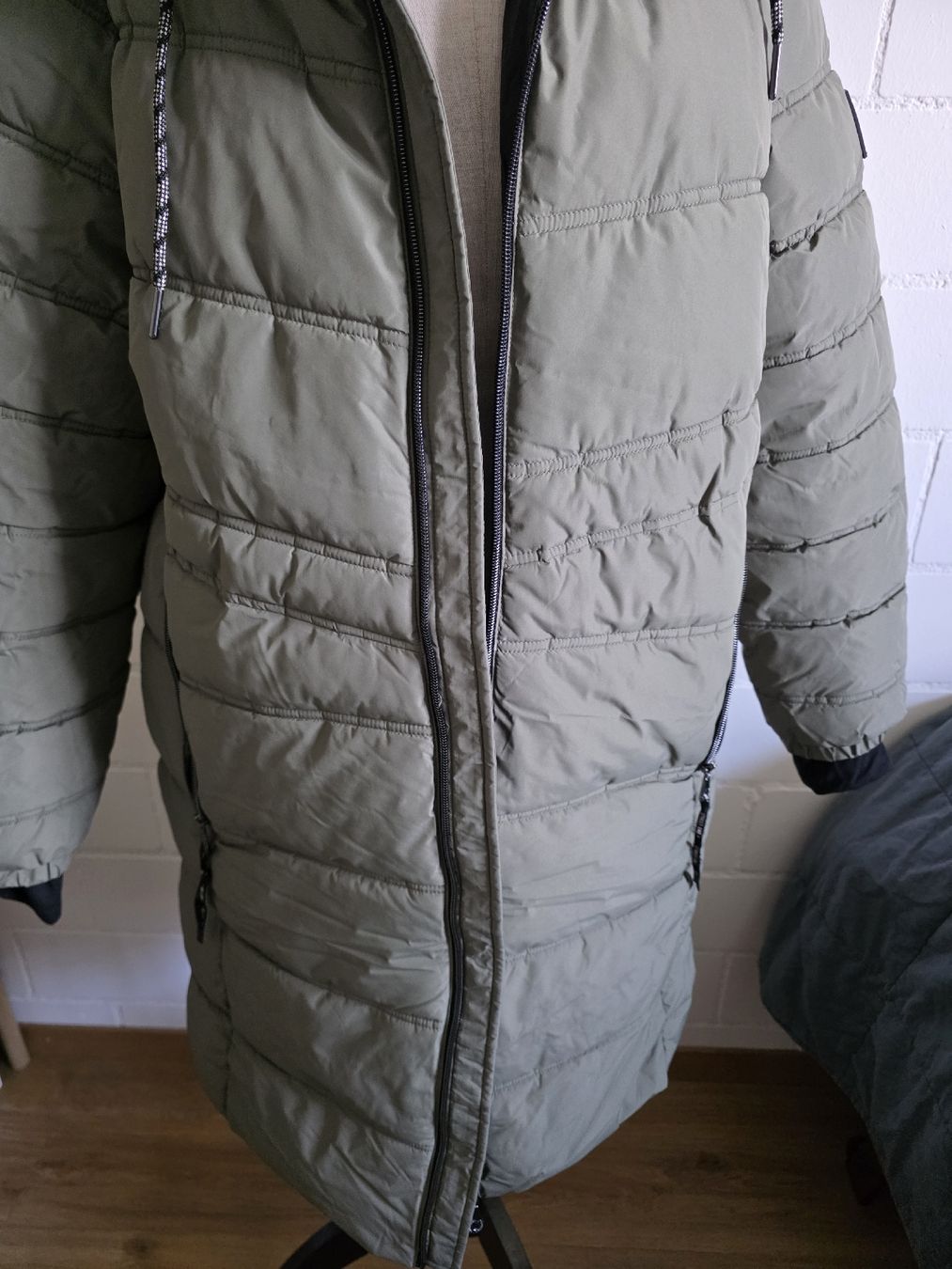 Manteaux: Wintermantel – Neuf (Voir description) à Rüti ZH par car_gl78