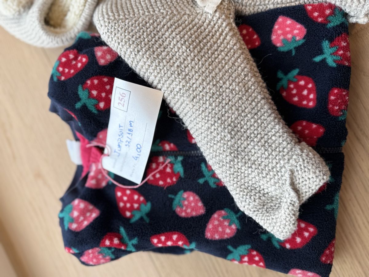 Kleiderpakete & -sets: Jacke Strickjacke Jäckli Baby, Handmade Zürich! – Gebraucht aus Affoltern am Albis von mar_wrq5 1