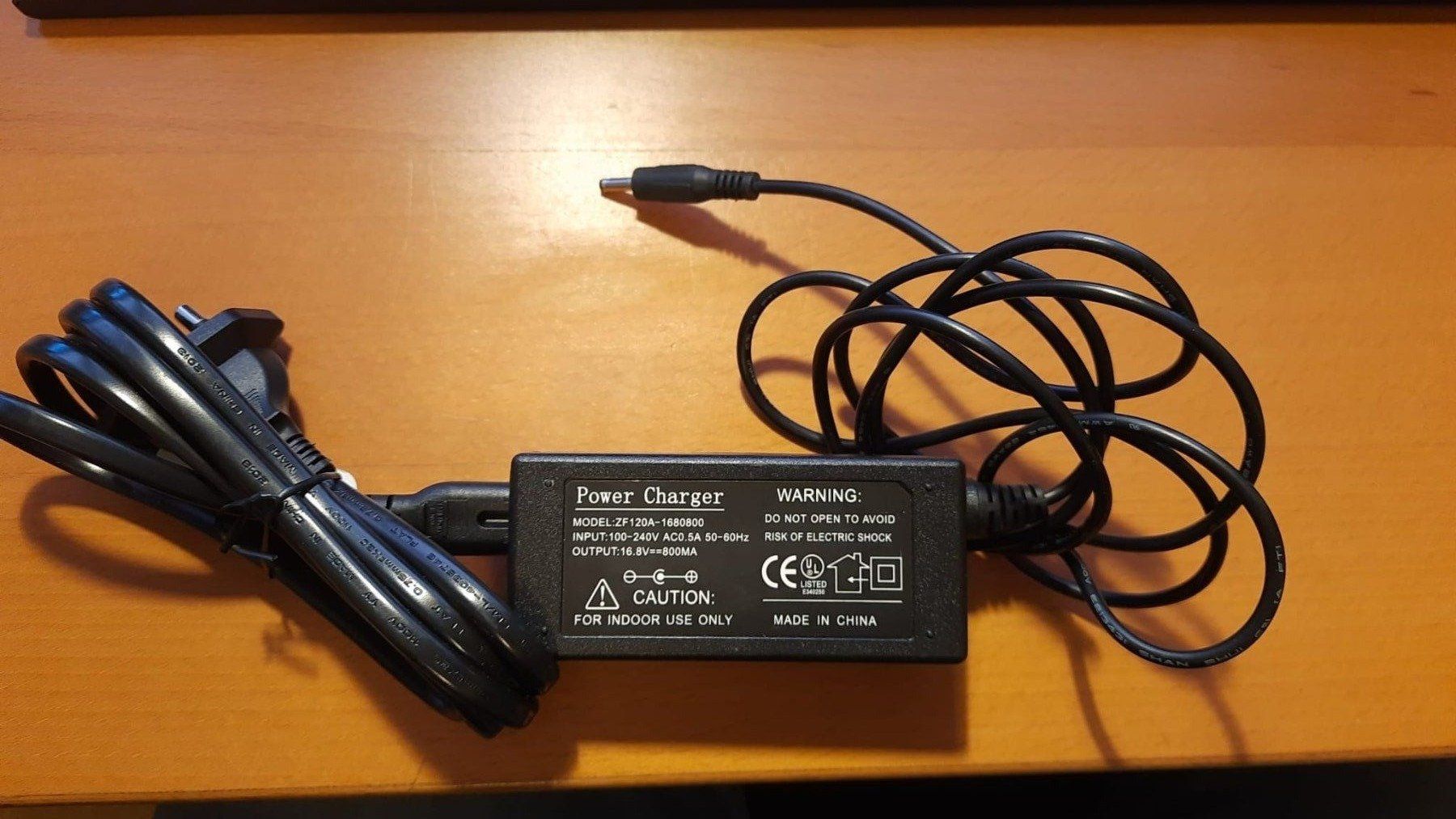 Ladegeräte: AC Power Charger ZF120A-1680800 – Gebraucht aus Zürich von balin777