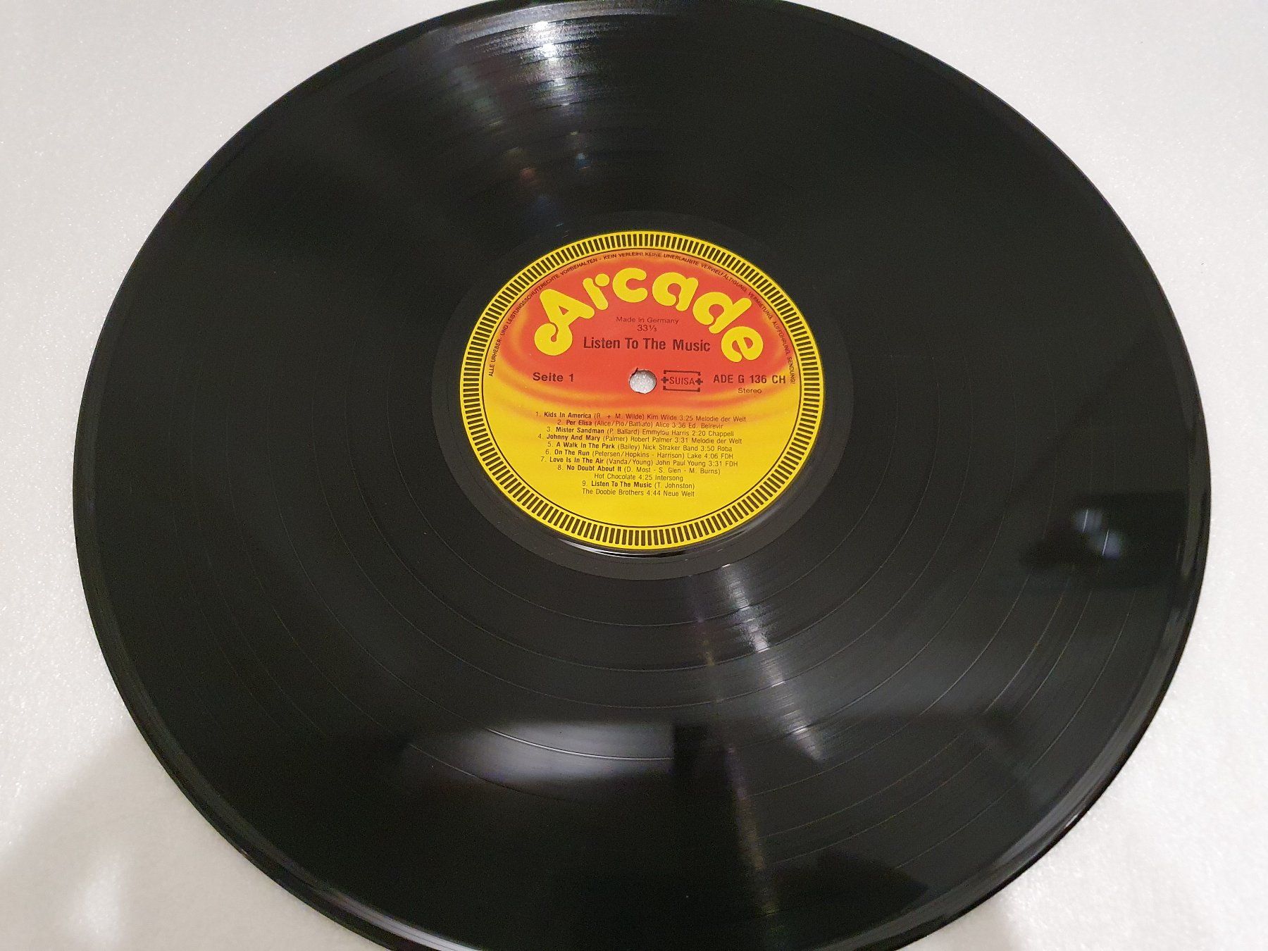 Schallplatten: Listen To The Music – Gebraucht aus Uster von Vinyl-Leidenschaft 2
