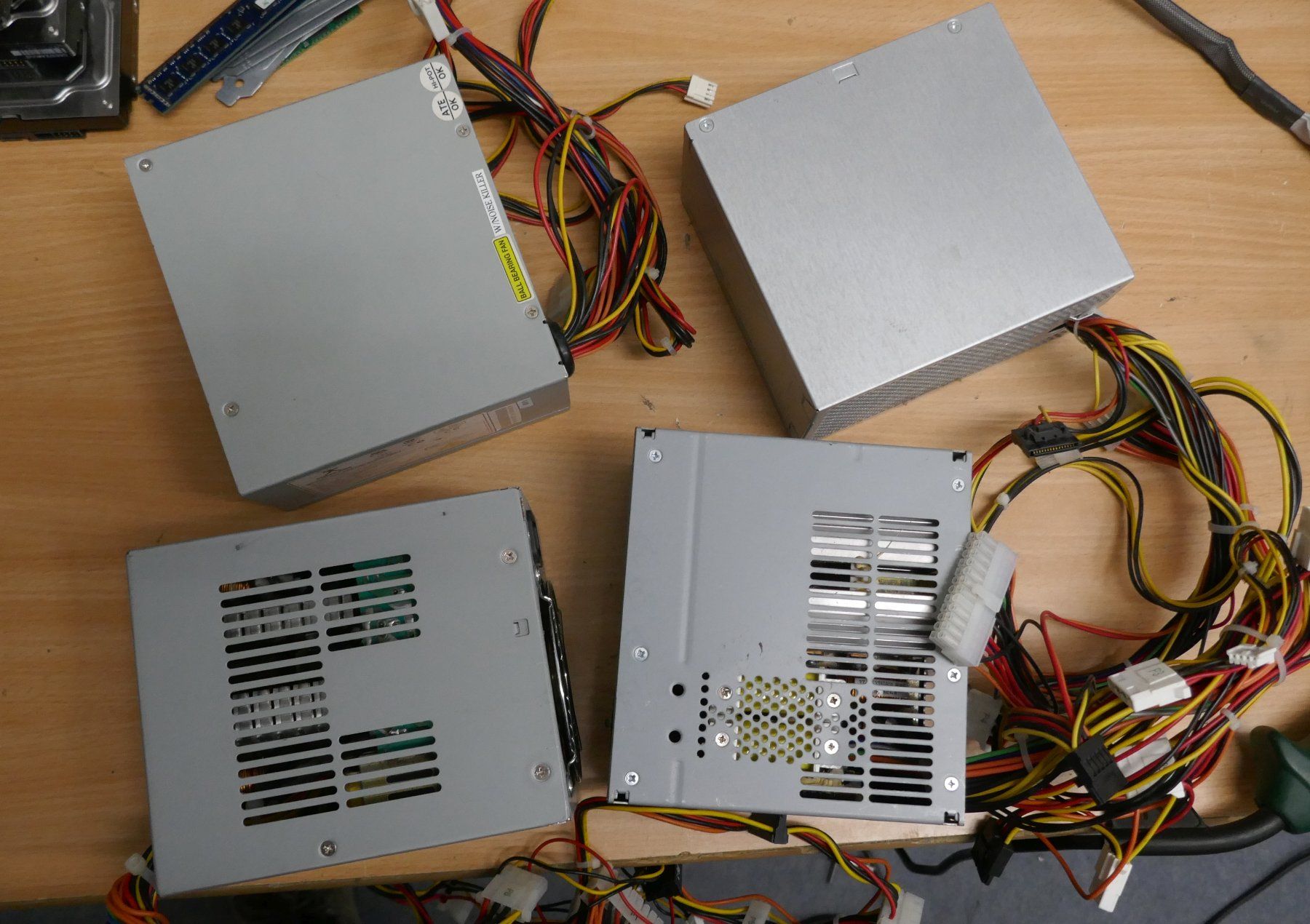 PC: Vier alte PC Netzteile – Usato da Wenslingen venduto da FairlightCMI
