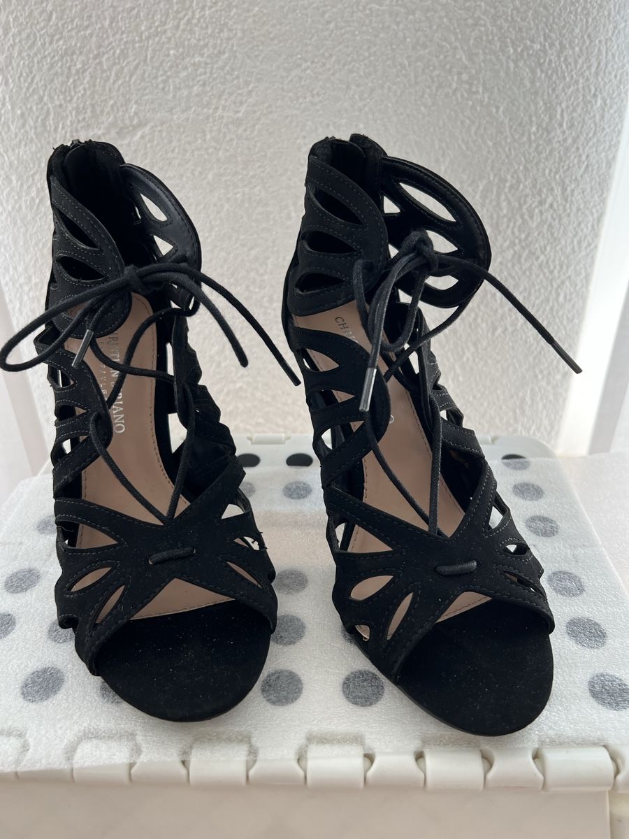 Scarpe da donna: Schwarze Pumps mit Bindedetail - ungetragen – Nuovo (secondo la descrizione) da Jona venduto da n.ferrari