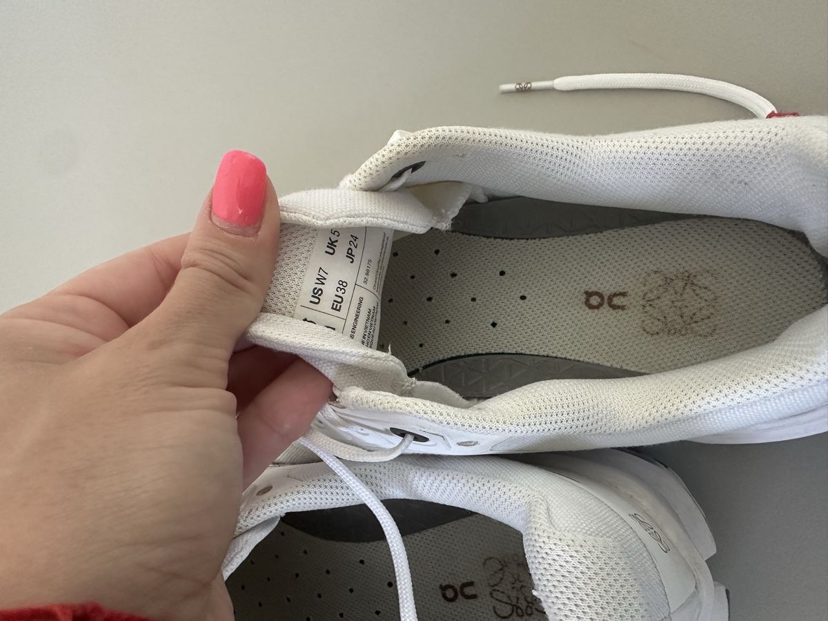 Damenschuhe: On Running Cloud and Loewe – Gebraucht aus Genève von dor_v78t 2