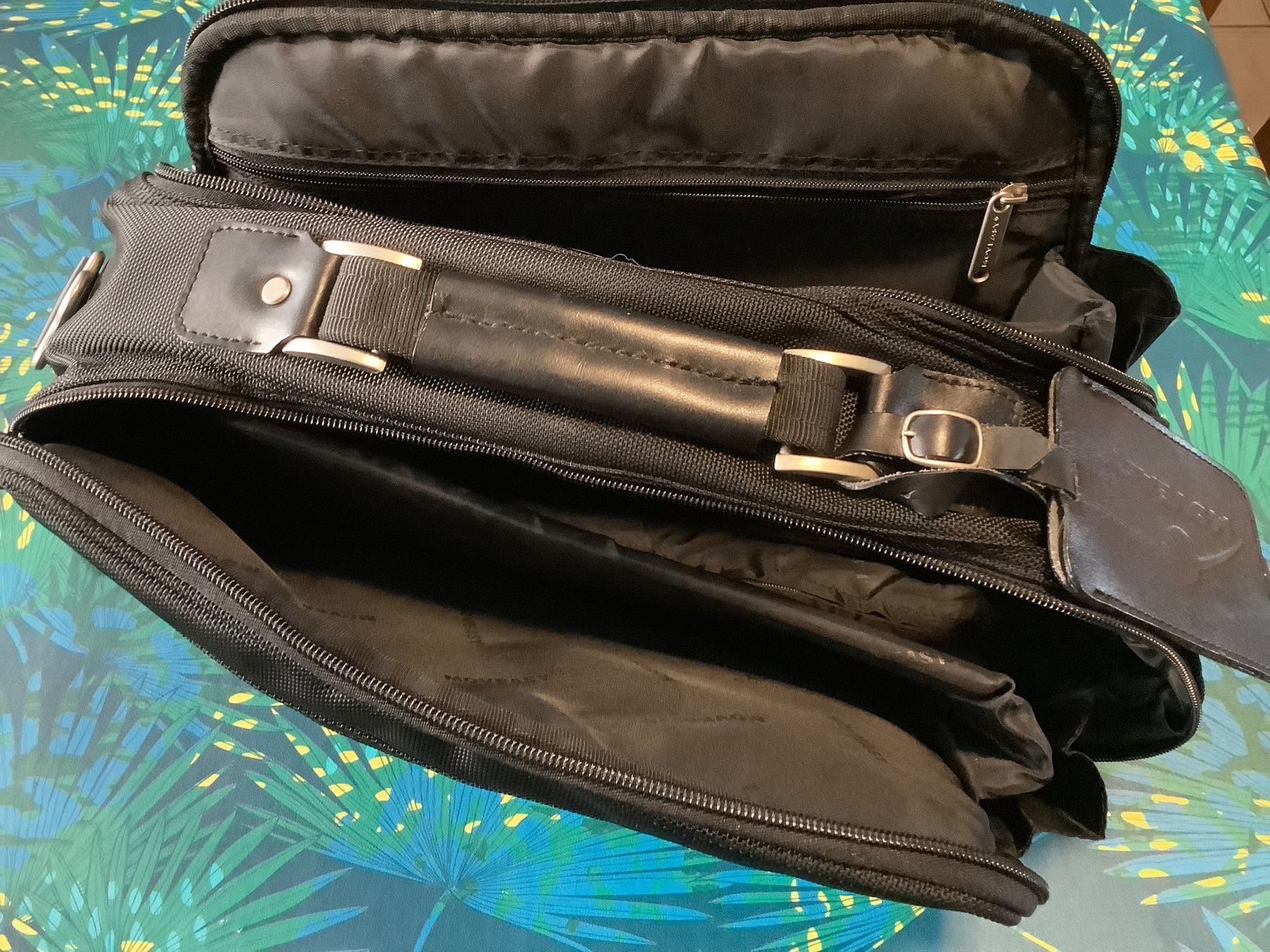PC: SAC pour ordinateur portable - Comme neuf – Usato da Le Lignon venduto da Gwen77 4