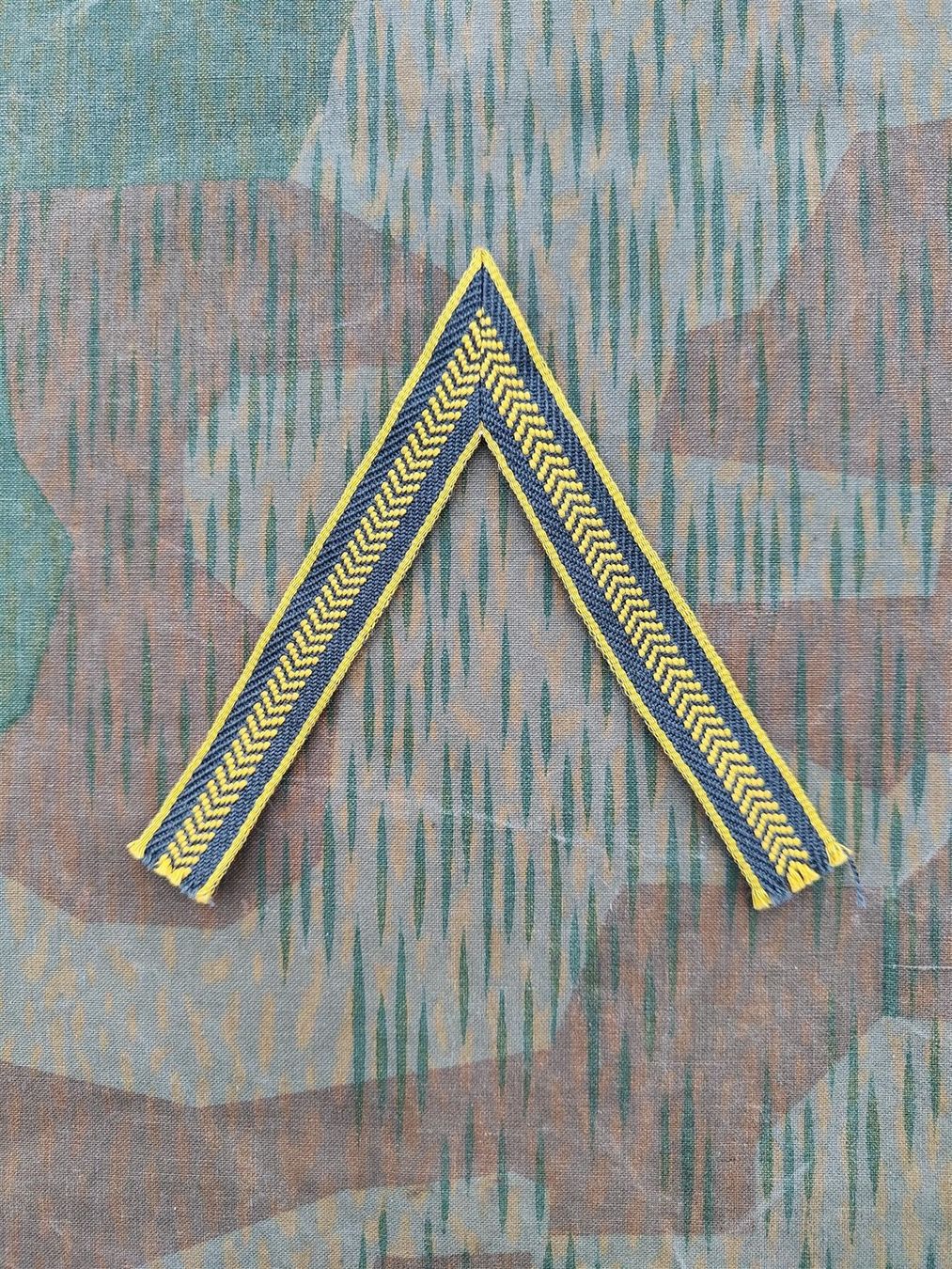 Uniformen: Gradabzeichen Ord. 1926  Korporal – Gebraucht aus Bauma von SwissMilitaria