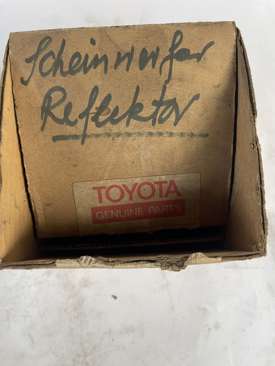 Toyota Alle Autoersatzteile: Oldtimer Toyota Lampe – Gebraucht aus Altbüron von Garage-Bulak 3